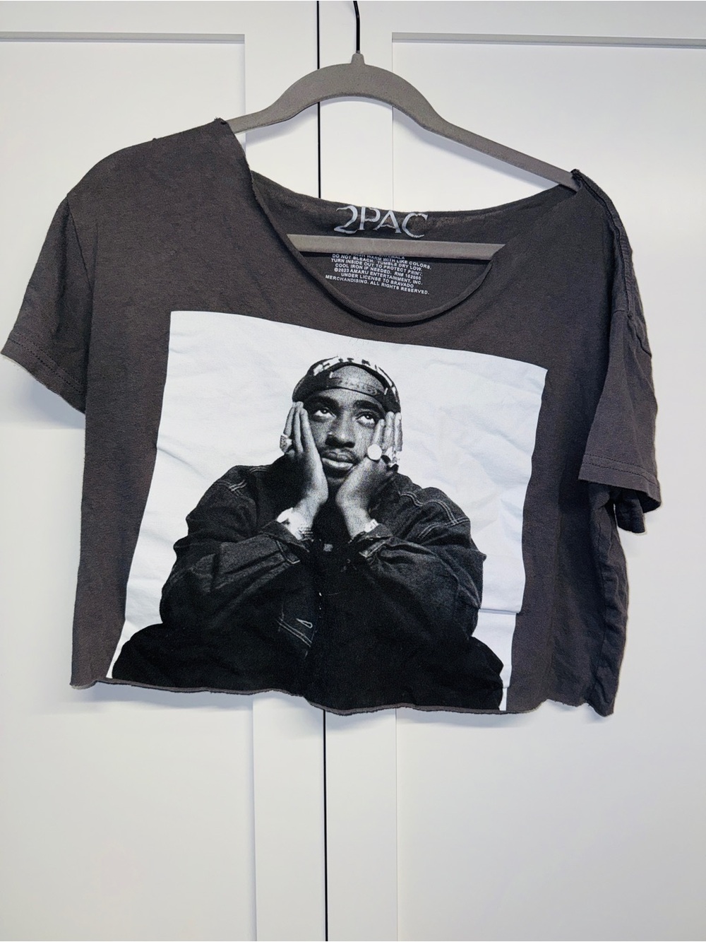 2PAC Grey Off-Shoulder Cropped Graphic Tee - Tupac Portrait